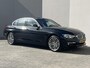 BMW 3-Serie 320i Luxury Edition / Dealer Onderhouden / Schuif-Kantel Dak / DAB / 19" Lichtmetalen Sport Velgen / Led Koplampen / Cruise Control / HiFi Audio /  Parkeersensoren Voor&Achter / Full-Map Navigatie /