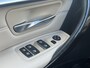 BMW 3-Serie 320i Luxury Edition / Dealer Onderhouden / Schuif-Kantel Dak / DAB / 19" Lichtmetalen Sport Velgen / Led Koplampen / Cruise Control / HiFi Audio /  Parkeersensoren Voor&Achter / Full-Map Navigatie /