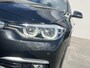 BMW 3-Serie 320i Luxury Edition / Dealer Onderhouden / Schuif-Kantel Dak / DAB / 19" Lichtmetalen Sport Velgen / Led Koplampen / Cruise Control / HiFi Audio /  Parkeersensoren Voor&Achter / Full-Map Navigatie /