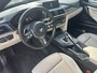 BMW 3-Serie 320i Luxury Edition / Dealer Onderhouden / Schuif-Kantel Dak / DAB / 19" Lichtmetalen Sport Velgen / Led Koplampen / Cruise Control / HiFi Audio /  Parkeersensoren Voor&Achter / Full-Map Navigatie /