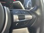 BMW 3-Serie 320i Luxury Edition / Dealer Onderhouden / Schuif-Kantel Dak / DAB / 19" Lichtmetalen Sport Velgen / Led Koplampen / Cruise Control / HiFi Audio /  Parkeersensoren Voor&Achter / Full-Map Navigatie /