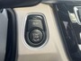 BMW 3-Serie 320i Luxury Edition / Dealer Onderhouden / Schuif-Kantel Dak / DAB / 19" Lichtmetalen Sport Velgen / Led Koplampen / Cruise Control / HiFi Audio /  Parkeersensoren Voor&Achter / Full-Map Navigatie /