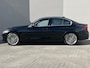 BMW 3-Serie 320i Luxury Edition / Dealer Onderhouden / Schuif-Kantel Dak / DAB / 19" Lichtmetalen Sport Velgen / Led Koplampen / Cruise Control / HiFi Audio /  Parkeersensoren Voor&Achter / Full-Map Navigatie /