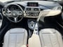 BMW 3-Serie 320i Luxury Edition / Dealer Onderhouden / Schuif-Kantel Dak / DAB / 19" Lichtmetalen Sport Velgen / Led Koplampen / Cruise Control / HiFi Audio /  Parkeersensoren Voor&Achter / Full-Map Navigatie /