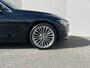 BMW 3-Serie 320i Luxury Edition / Dealer Onderhouden / Schuif-Kantel Dak / DAB / 19" Lichtmetalen Sport Velgen / Led Koplampen / Cruise Control / HiFi Audio /  Parkeersensoren Voor&Achter / Full-Map Navigatie /
