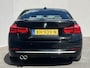 BMW 3-Serie 320i Luxury Edition / Dealer Onderhouden / Schuif-Kantel Dak / DAB / 19" Lichtmetalen Sport Velgen / Led Koplampen / Cruise Control / HiFi Audio /  Parkeersensoren Voor&Achter / Full-Map Navigatie /