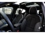 Volvo XC40 1.5 T4 Plug-in hybrid Ultimate Bright Elektrisch glazen panorama-dak | Parkeercamera | cruise control adaptief | Elektrische voorstoelen | Voorstoelen verwarmd + stuurwiel verwarmd |