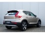 Volvo XC40 1.5 T4 Plug-in hybrid Ultimate Bright Elektrisch glazen panorama-dak | Parkeercamera | cruise control adaptief | Elektrische voorstoelen | Voorstoelen verwarmd + stuurwiel verwarmd |