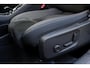 Volvo XC40 1.5 T4 Plug-in hybrid Ultimate Bright Elektrisch glazen panorama-dak | Parkeercamera | cruise control adaptief | Elektrische voorstoelen | Voorstoelen verwarmd + stuurwiel verwarmd |