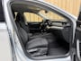 Skoda Octavia Combi 1.0 TSI Business Edition Apple CarPlay/Android Auto | Cruise & climate control | Elektrisch bedienbare achterklep | LED verlichting | Sfeerverlichting | Parkeersensoren voor en achter | Trekhaak