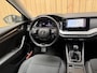 Skoda Octavia Combi 1.0 TSI Business Edition Apple CarPlay/Android Auto | Cruise & climate control | Elektrisch bedienbare achterklep | LED verlichting | Sfeerverlichting | Parkeersensoren voor en achter | Trekhaak