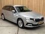 Skoda Octavia Combi 1.0 TSI Business Edition Apple CarPlay/Android Auto | Cruise & climate control | Elektrisch bedienbare achterklep | LED verlichting | Sfeerverlichting | Parkeersensoren voor en achter | Trekhaak