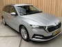 Skoda Octavia Combi 1.0 TSI Business Edition Apple CarPlay/Android Auto | Cruise & climate control | Elektrisch bedienbare achterklep | LED verlichting | Sfeerverlichting | Parkeersensoren voor en achter | Trekhaak