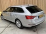 Skoda Superb Combi 1.5 TSI ACT Business Edition Automaat | Adaptieve cruise control | Apple CarPlay/Android Auto | Climate control | Getint glas | Parkeersensoren voor en achter | Trekhaak