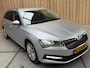 Skoda Superb Combi 1.5 TSI ACT Business Edition Automaat | Adaptieve cruise control | Apple CarPlay/Android Auto | Climate control | Getint glas | Parkeersensoren voor en achter | Trekhaak