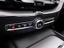Volvo XC60 2.0 T6 Plug-in Hybrid AWD Plus Dark (APPLE CARPLAY,PANORAMADAK,STUUR-STOELVERWARMING,DODEHOEK,KEYLESS,MEMORY-SEATS)
