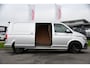 Volkswagen Transporter 2.0 TDI L2H1 28 Bulli Virtual, Camera, Carplay, Adaptieve Cruise, Automaat, 150pk, Sensoren, Leder, Multimedia, Trekhaak, Uniek!