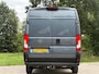 Opel Movano 2.2D 140PK|trekhaak 2500KG|apple CarPlay|achteruitrijcamera|airco|cruise|drie zitplaatsen|parkeersensoren|EURO6