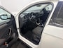 Volkswagen T-Roc 110PK TSI Style | Trekhaak 1300KG Trekgewicht | Navigatie | Cruise Control Adaptief | Climate Control | Camera | Parkeersensoren | Lichtmetalen Velgen | Armsteun |