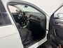 Volkswagen T-Roc 110PK TSI Style | Trekhaak 1300KG Trekgewicht | Navigatie | Cruise Control Adaptief | Climate Control | Camera | Parkeersensoren | Lichtmetalen Velgen | Armsteun |