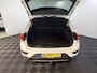 Volkswagen T-Roc 110PK TSI Style | Trekhaak 1300KG Trekgewicht | Navigatie | Cruise Control Adaptief | Climate Control | Camera | Parkeersensoren | Lichtmetalen Velgen | Armsteun |