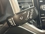 Volkswagen T-Roc 110PK TSI Style | Trekhaak 1300KG Trekgewicht | Navigatie | Cruise Control Adaptief | Climate Control | Camera | Parkeersensoren | Lichtmetalen Velgen | Armsteun |