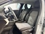 Renault Clio 90PK TCe Evolution | 1ste Eigenaar | Trekhaak 900KG Trekgewicht | Navigatie | Apple Carplay/Android Auto | Parkeersensoren | LED Lampen | Lichtmetalen Velgen | Licht & Regen Sensor |