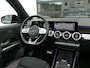 Mercedes-Benz EQB 300 4MATIC AMG Line 7p. 67 kWh | Panoramadak | Full LED | Sfeerverlichting | Elektrische achterklep | Achteruitrijcamera | Dodehoek detectie | ACC | Dealer onderhouden | 1e eigenaar