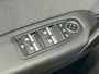Renault Captur 145PK E-Tech full hybrid techno Automaat | 1ste Eigenaar | Google Built-in | Apple Carplay/Android Auto | Camera | Parkeersensoren | Lichtmetalen Velgen | LED Lampen | Digitale Cockpit | Licht & Regen Sensor | Armsteun |