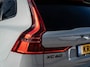 Volvo XC60 2.0 T6 Plug-in hybrid AWD Plus Black Edition | Pano | SOH 99% | Surround View | Trekhaak | BTW