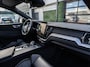 Volvo XC60 2.0 T6 Plug-in hybrid AWD Plus Black Edition | Pano | SOH 99% | Surround View | Trekhaak | BTW