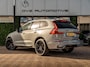 Volvo XC60 2.0 T6 Plug-in hybrid AWD Plus Black Edition | Pano | SOH 99% | Surround View | Trekhaak | BTW