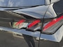 Peugeot 5008 1.6 Plug-in Hybrid 225 PK GT Exclusive 7 Persoons | Apple Carplay/Android Auto | Climate Control | lichtmetalen velgen 20 Inch | Panorama Dak | Verwarmde Voorstoelen