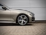 BMW 3-Serie Limousine 330i M Sport | M Sport | Head Up | Stoelverwarming | Adaptieve Cruise Controle |