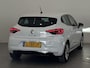 Renault Clio 1.6 E-Tech Hybrid 140 Intens | Climate Control | Cruise Control | Parkeersensoren achter | Apple Carplay & Android Auto