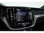 Volvo XC60 2.0 B4 R-Design | Pano | Trekhaak | 360Cam | H&K audio | Memory stoel |
