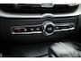 Volvo XC60 2.0 B4 R-Design | Pano | Trekhaak | 360Cam | H&K audio | Memory stoel |