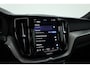 Volvo XC60 2.0 B4 R-Design | Pano | Trekhaak | 360Cam | H&K audio | Memory stoel |