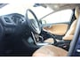 Volvo V40 Cross Country T3Automaat Polar+ Luxury | Panoramadak | Premium audio installatie | Verwarmbare voorstoelen | Standkachel | Keyless |