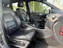Mercedes-Benz B-klasse 180 Ambition Automaat | Trekhaak | Leer | PDC