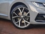 Volkswagen Arteon 1.4 TSI eHybrid R-Line Business+ | Panoramadak | Trekhaak | Camera | Sfeerverlichting | Estoril R-Line 20 inch | NL-Auto |