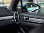 Porsche Cayenne 3.0 E-Hybrid Platinum Edition | SPORTDESIGN | SPORTCHRONO | MOONLIGHTBLUE | ELEKTR. TREKHAAK | SOFTCLOSE | ADAPTIVE CRUISE CONTROL | HEAD-UP | BOSE | 22 INCH | PASM LUCHTVERING | PANORAMA/SCHUIF-KANTELDAK | 18-WEG STOELEN |