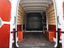 Volkswagen Crafter 2.0 TDI L3H3 Highline 140PK | Automaat | Trekhaak | Navigatie | Cruise Control | Multifunctioneel Stuurwiel | Apple/Android Carplay | DAB+ | Parkeersensoren Voor + Achter | Achteruitrijcamera |