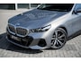 BMW 5-Serie Touring 530e M Sport | Driving Assistant Professional |  Innovation Pack | Travel Pack | Harman Kardon | Stuurwielverwarming | BMW Iconic Glow exterieurpakket |