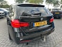 BMW 3-Serie Touring 318i High Executive M Sport | Automaat | Panorama | Elek Trekhaak | Camera | Virtual | Stoelverwarming |