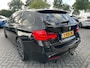 BMW 3-Serie Touring 318i High Executive M Sport | Automaat | Panorama | Elek Trekhaak | Camera | Virtual | Stoelverwarming |
