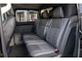 Ford Transit Custom 320 2.5 PHEV L2H1 Limited Black Platinum Dubbel Cabine | DEMO-DEAL | 360 camera | Leder | Cruise adaptief | Dubbele zijschuifdeur | Stoel/stuur/voorruit verwarming | Apple Carplay/Android Auto | 17 inch lichtmetalen velgen (Carbonised Grey) | 8-weg verstelbare bestuurdersstoel incl. lendensteun en verstelbare armsteunen | Achteruitrijcamera