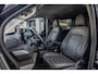 Ford Transit Custom 320 2.5 PHEV L2H1 Limited Black Platinum Dubbel Cabine | DEMO-DEAL | 360 camera | Leder | Cruise adaptief | Dubbele zijschuifdeur | Stoel/stuur/voorruit verwarming | Apple Carplay/Android Auto | 17 inch lichtmetalen velgen (Carbonised Grey) | 8-weg verstelbare bestuurdersstoel incl. lendensteun en verstelbare armsteunen | Achteruitrijcamera