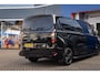 Ford Transit Custom 320 2.5 PHEV L2H1 Limited Black Platinum Dubbel Cabine | DEMO-DEAL | 360 camera | Leder | Cruise adaptief | Dubbele zijschuifdeur | Stoel/stuur/voorruit verwarming | Apple Carplay/Android Auto | 17 inch lichtmetalen velgen (Carbonised Grey) | 8-weg verstelbare bestuurdersstoel incl. lendensteun en verstelbare armsteunen | Achteruitrijcamera