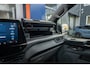 Ford Transit Custom 320 2.5 PHEV L2H1 Limited Black Platinum Dubbel Cabine | DEMO-DEAL | 360 camera | Leder | Cruise adaptief | Dubbele zijschuifdeur | Stoel/stuur/voorruit verwarming | Apple Carplay/Android Auto | 17 inch lichtmetalen velgen (Carbonised Grey) | 8-weg verstelbare bestuurdersstoel incl. lendensteun en verstelbare armsteunen | Achteruitrijcamera
